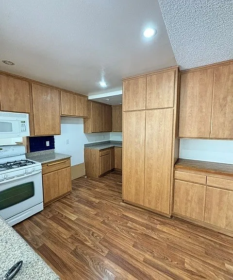 520 Huff St — Photo 5