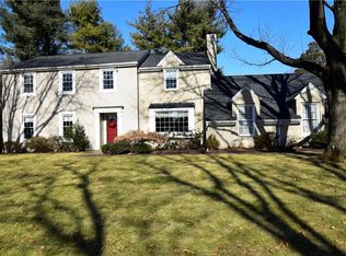 2860 Meadowbrook Cir S, Allentown, PA 18103