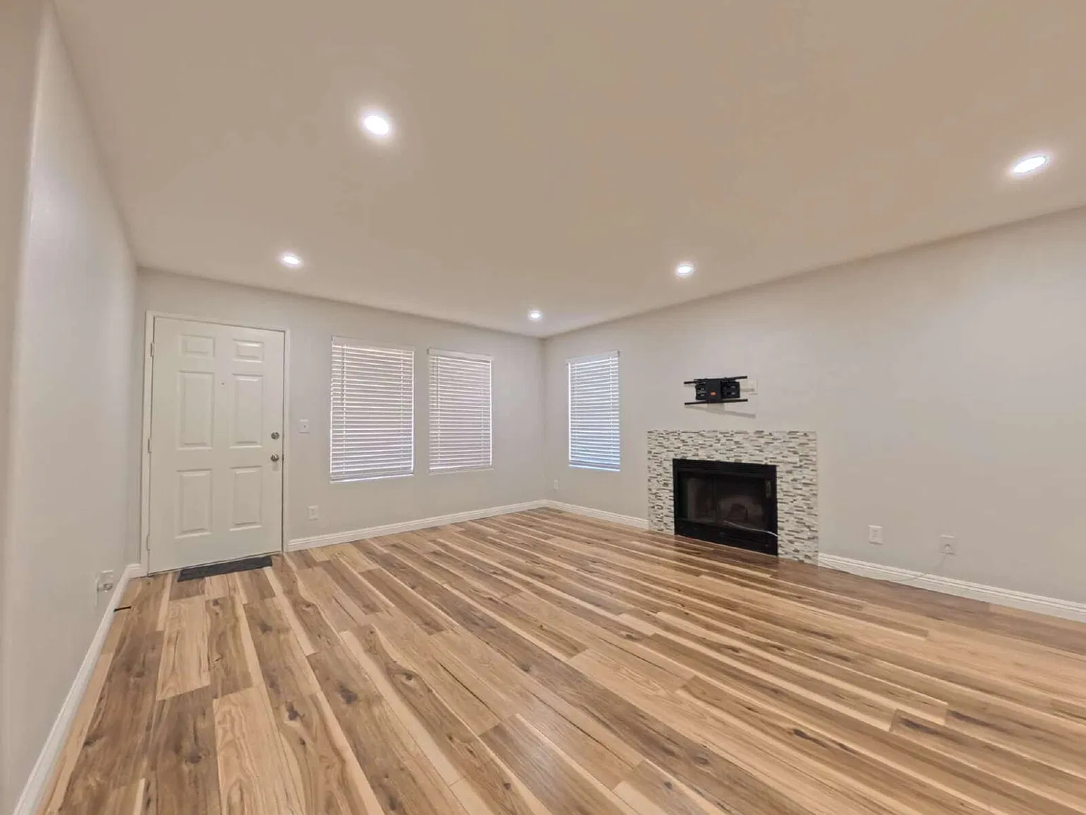 2 bed, 2.0 bath, 1072 sqft, $1,450 — Photo 4