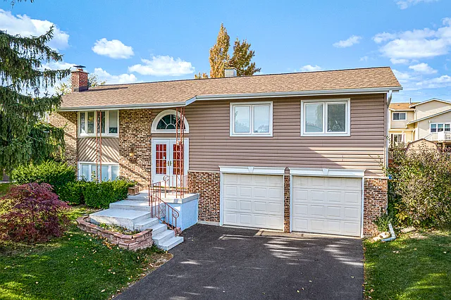 1464 Hodlmair Ln photo 1