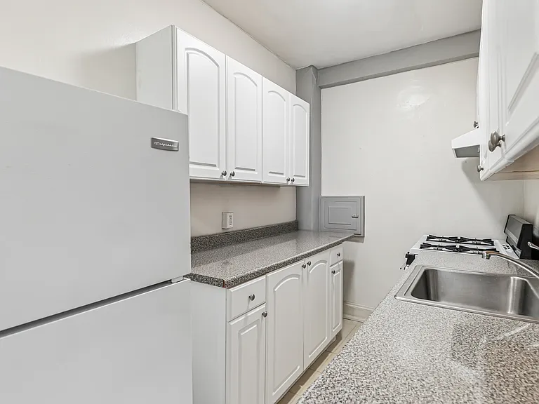 124 Argyle Rd #C6 — Photo 16