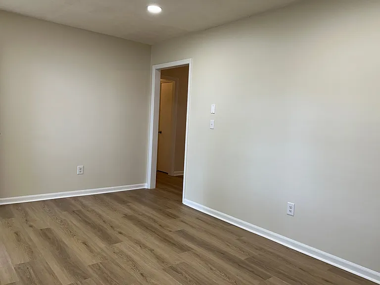 924 Chalet Dr — Photo 21