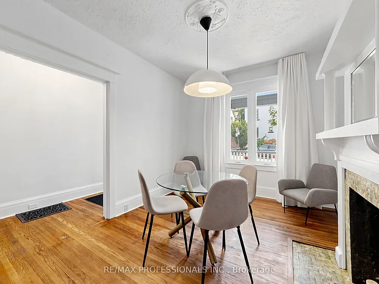 368 Howland Ave — Photo 16