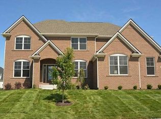 10035 Gainesway Cir, Fishers, IN 46040