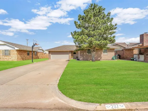 207 Elaine Ave, Foss, OK 73647