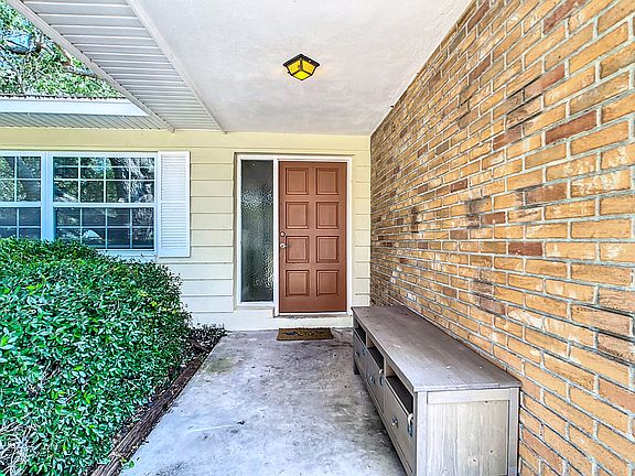 3rd image of 1949 Sierra Cir N