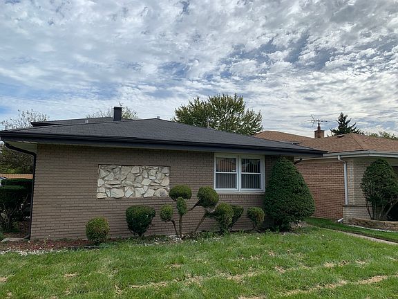 3rd image of 14501 Blackstone Ave