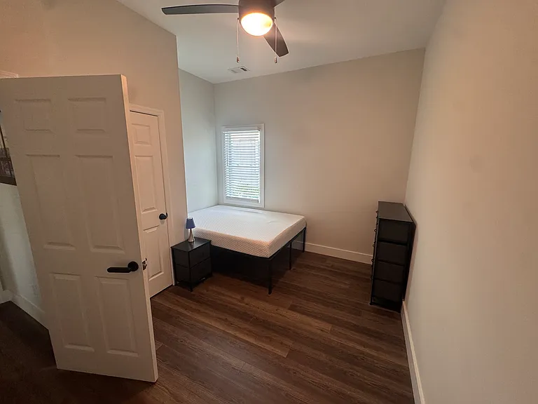 2119 Harden St — Photo 10