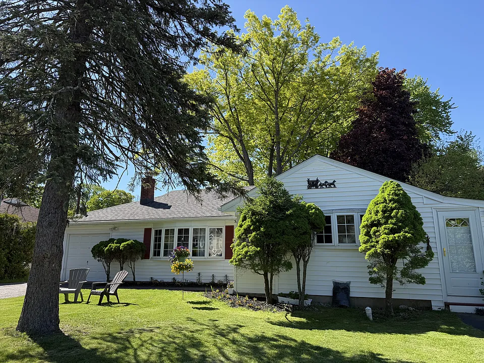 65 Waller Rd