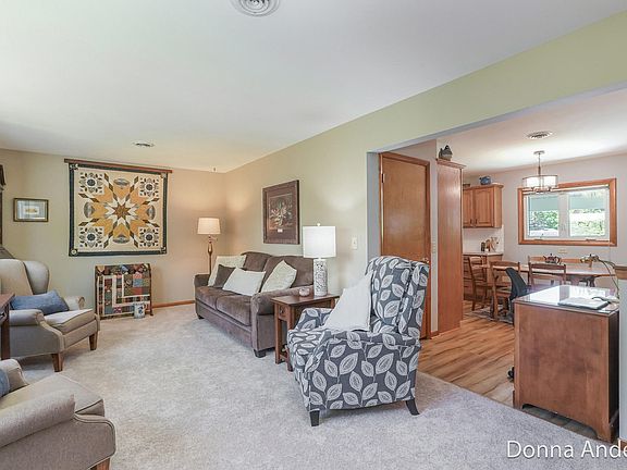 4th image of 2493 Northville Dr NE