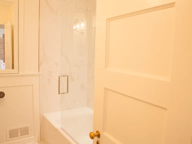 525 Kelly Ave — Photo 19