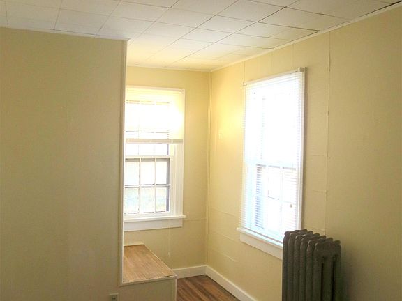 3rd image of 606 E Fremont St APT 3
