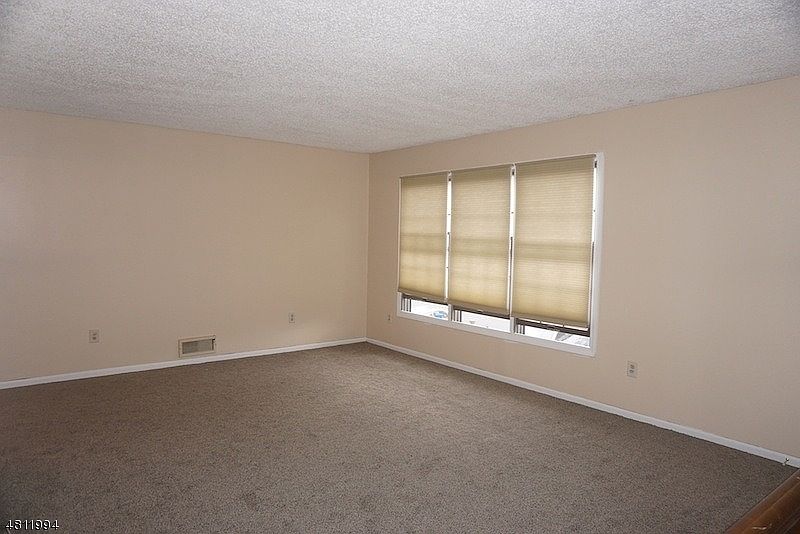 1st image of 41 Burlington Ct #1921