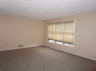 41 Burlington Ct #1921, Hamburg, NJ 07419