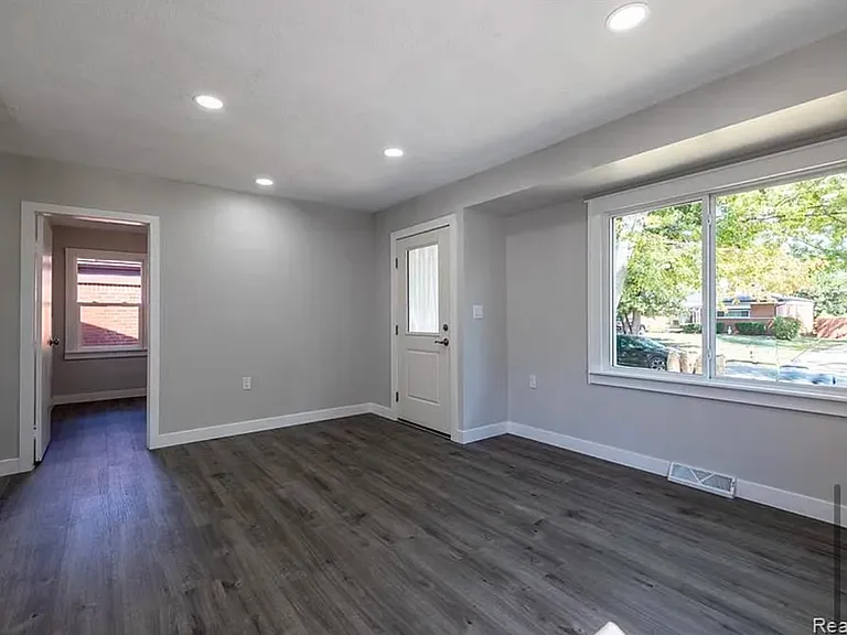 8637 Robindale Ave — Photo 1