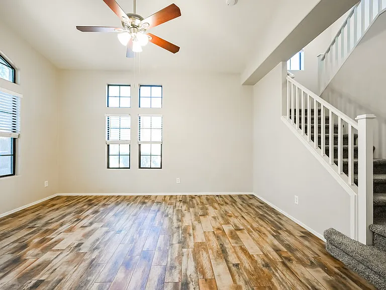 2362 W Sleepy Ranch Rd — Photo 4