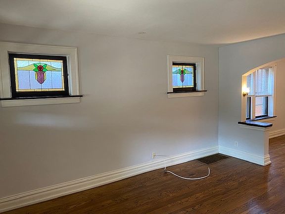 3rd image of 6003 Dewey Ave