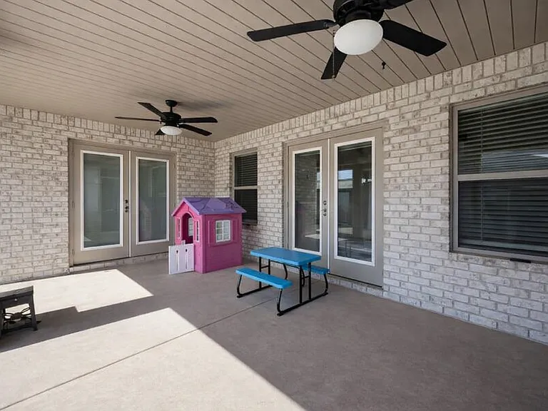 5833 Crestlake Dr — Photo 13