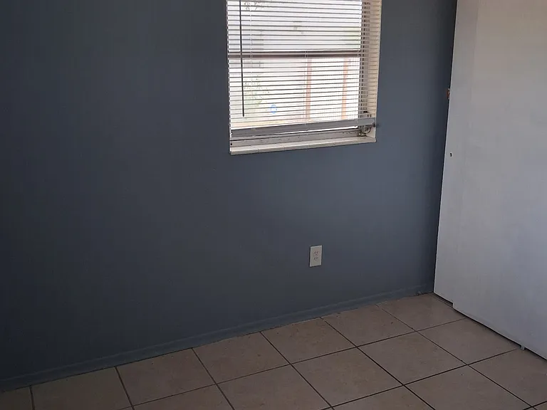 3450 Applewood Ter #B — Photo 2