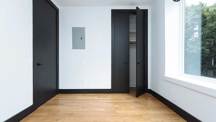 Rented by Nooklyn NYC LLC | media 43