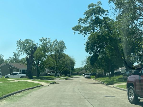 712 Mobile Dr, Pasadena, TX 77506