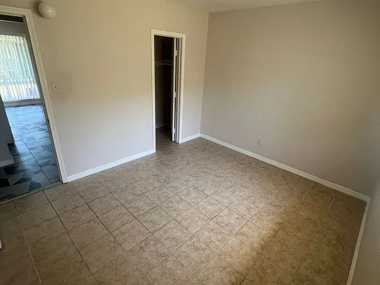 1214 W. Brook St — Photo 14