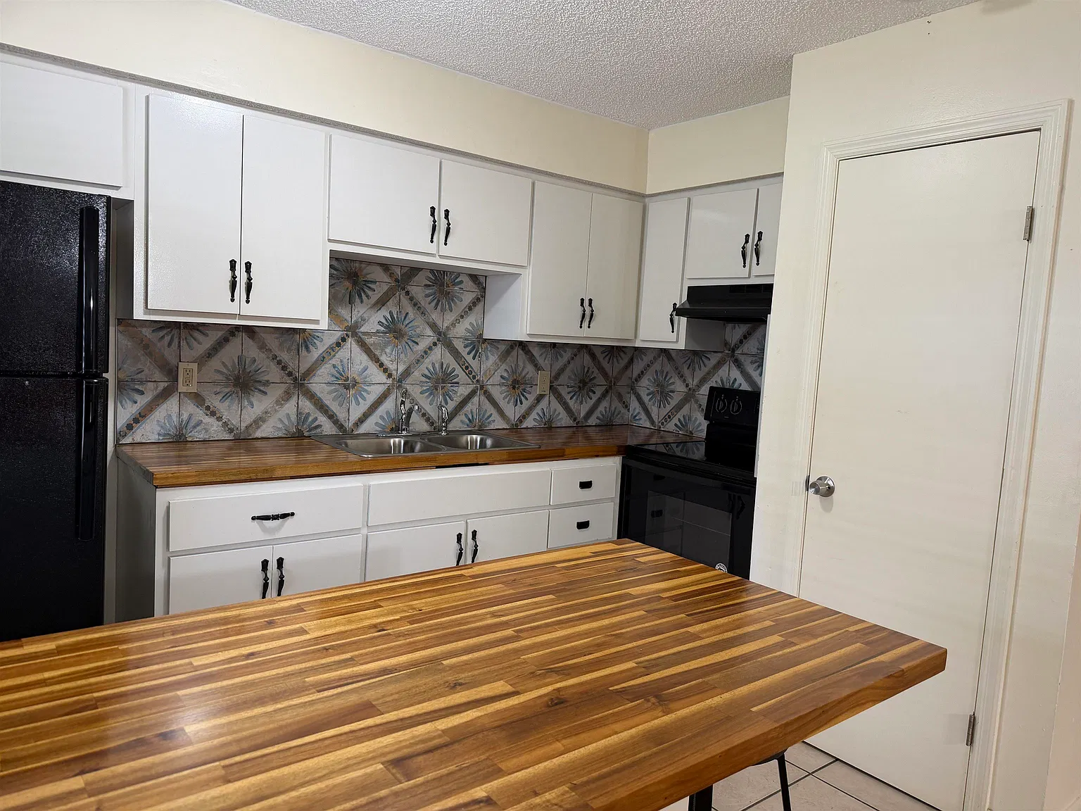2 bed, 840 sqft, $1,500 — Photo 3