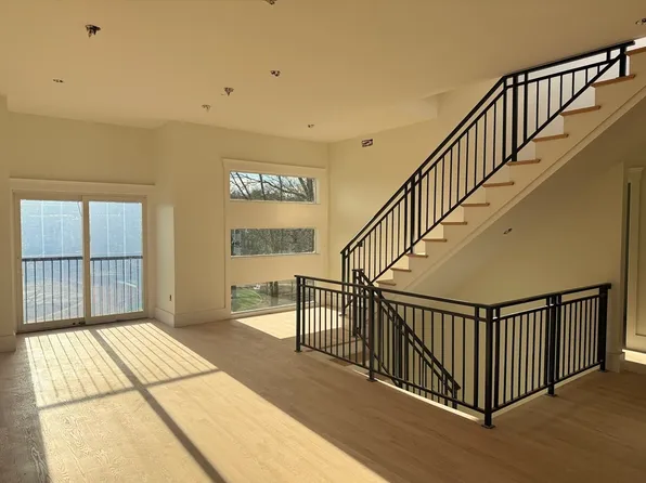 57 Highland Rd #2, Brookline, MA 02445
