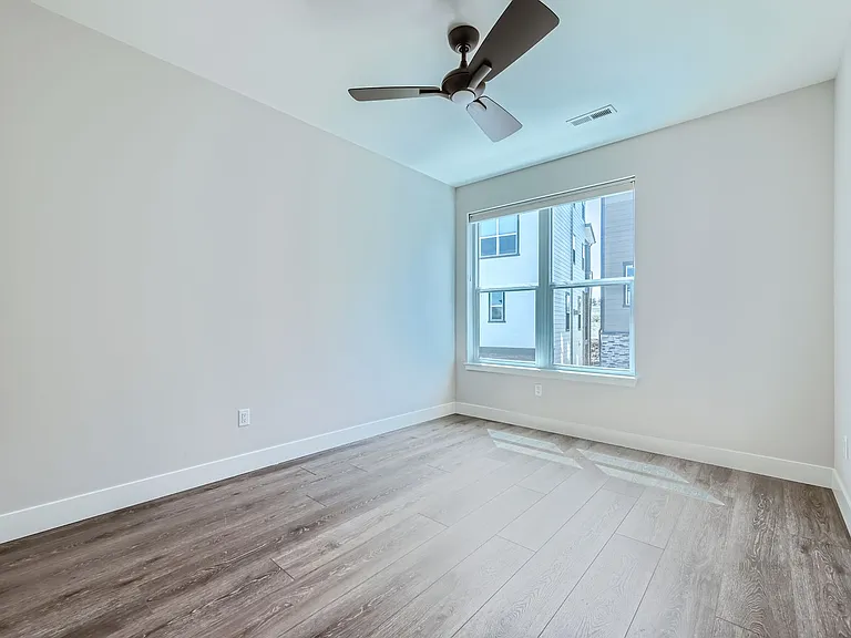 567 Canary Ln — Photo 18