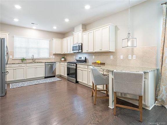4th image of 16505 Emerald Dunes Dr