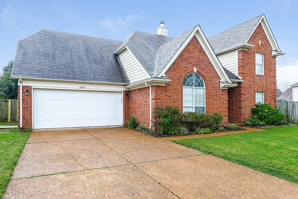 4 bed, 3.0 bath, 2446 sqft, $2,645 — Photo 4