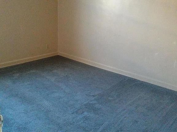 5th image of 5837 Oxford Ave
