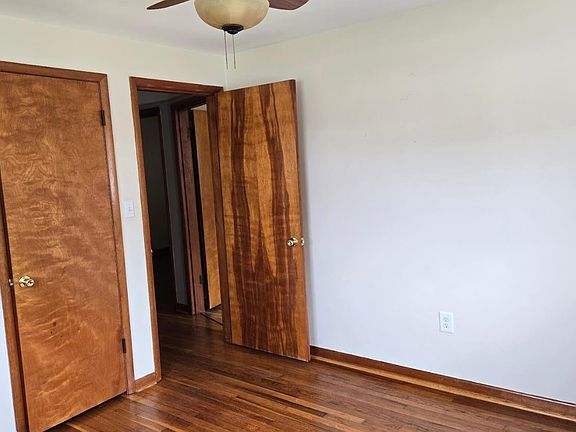 5th image of 4221 Forsythia Dr