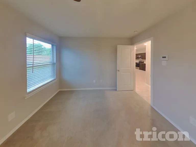 112 Woodland St — Photo 6
