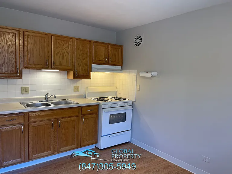 267 E Grand Ave — Photo 36