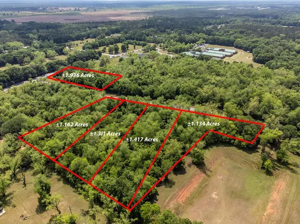 2902 Barnaby Dr, Albany, GA 31701