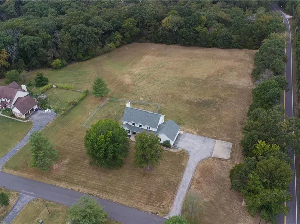 7903 Lyle Ln, Dittmer, MO 63023
