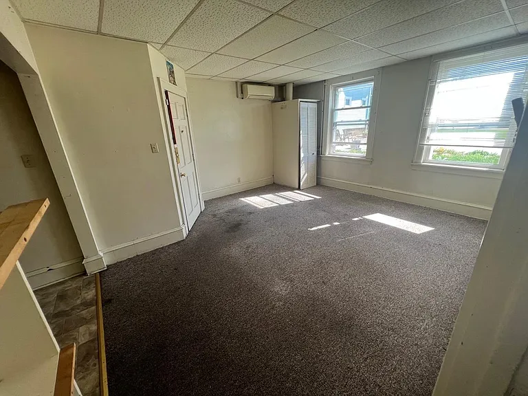 5066 S Packard Ave #10 — Photo 3