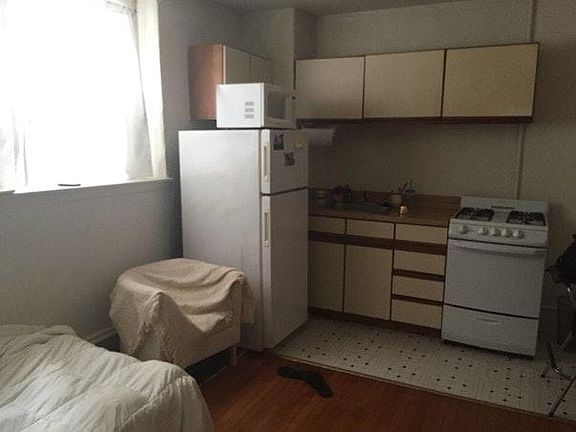 2nd image of 1532 Spruce St #923