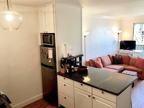 2nd image of 1250 Clay St APT 206