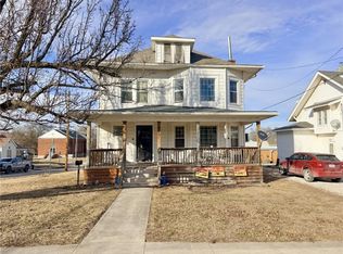 403 E 8th Ct, Trenton, MO 64683