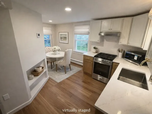 191 Whitehall Ave #S, Mystic, CT 06355