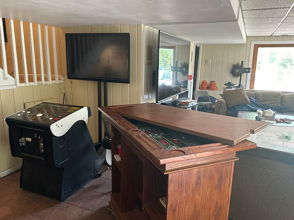 2nd image of 871 Colcord Pl