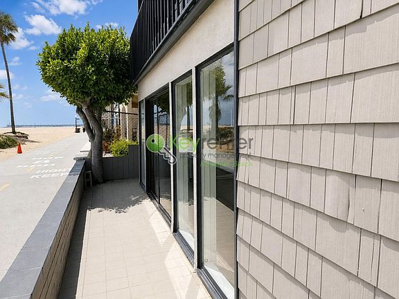3rd image of 1510 W Oceanfront Unit A-b