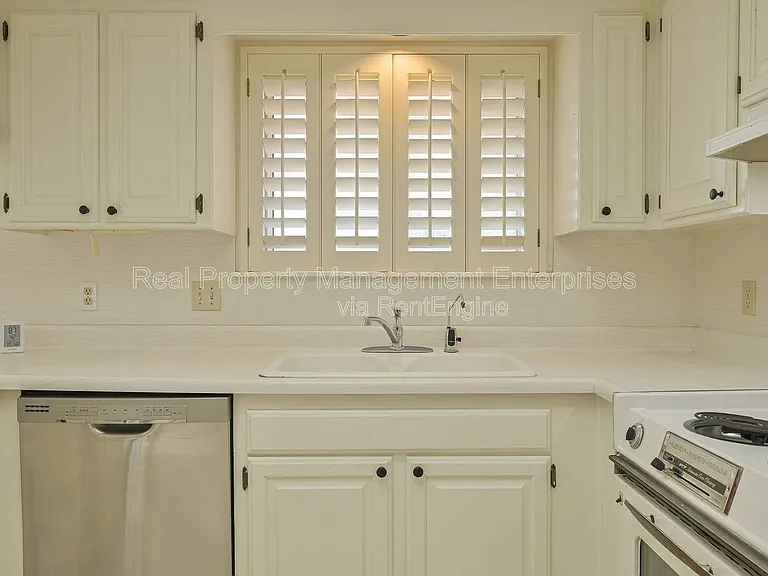 7016 Stonycreek Dr — Photo 9