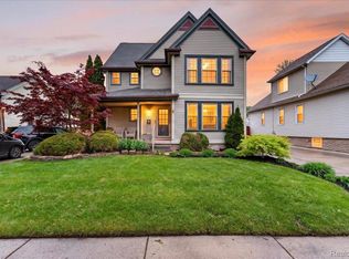 538 Pine St, Wyandotte, MI 48192