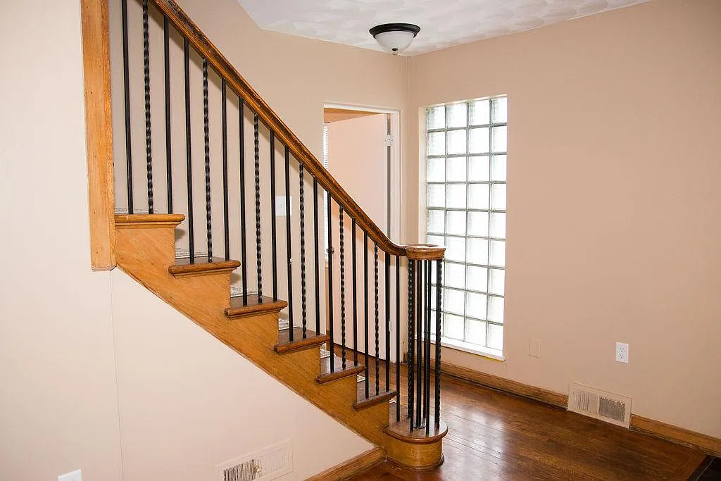 4 bed, 2.5 bath, 1200 sqft, $1,325 — Photo 3