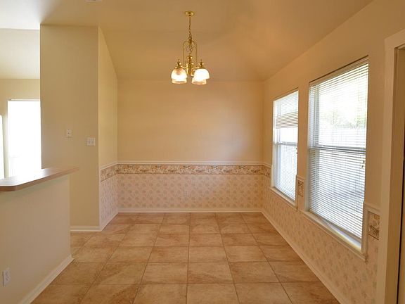 4th image of 5018 Warwicke Dr