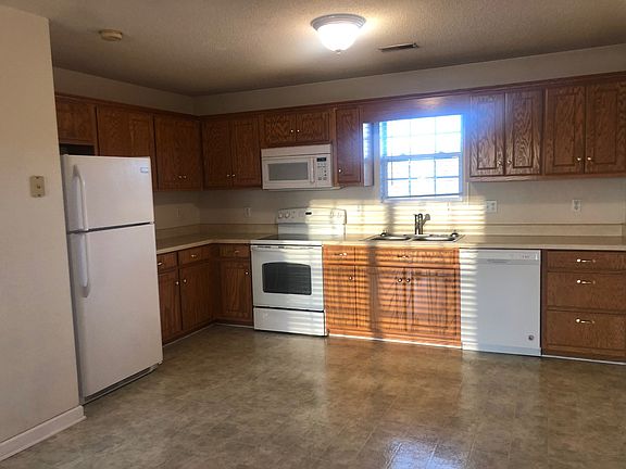 3rd image of 8051 Hillsboro Hwy