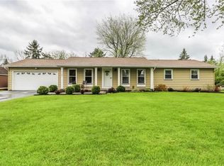 1187 Hinchey Rd, Gates, NY 14624